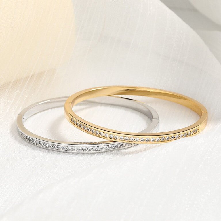 casual elegant luxurious solid color stainless steel polishing plating inlay rhinestones 18k gold plated bangle